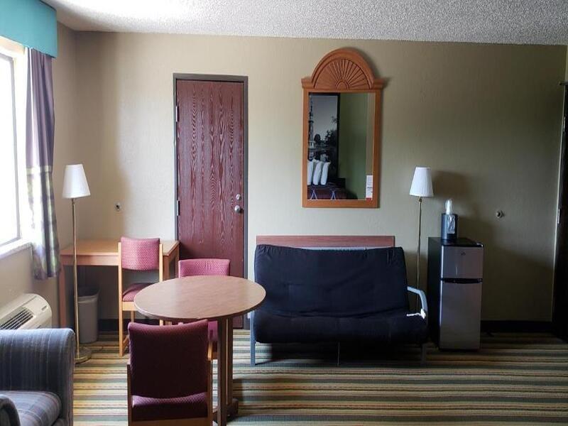 Super 8 By Wyndham Champaign Motel Dış mekan fotoğraf
