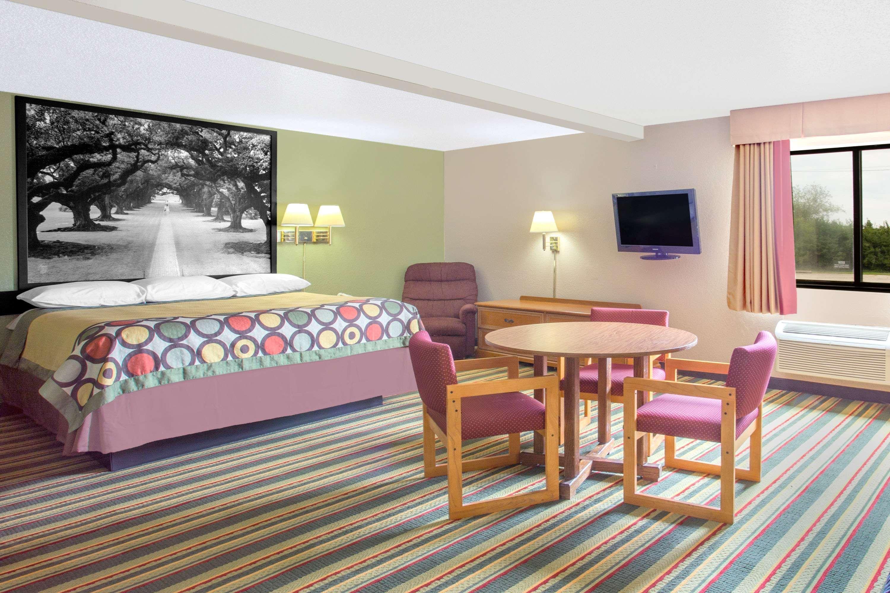 Super 8 By Wyndham Champaign Motel Dış mekan fotoğraf