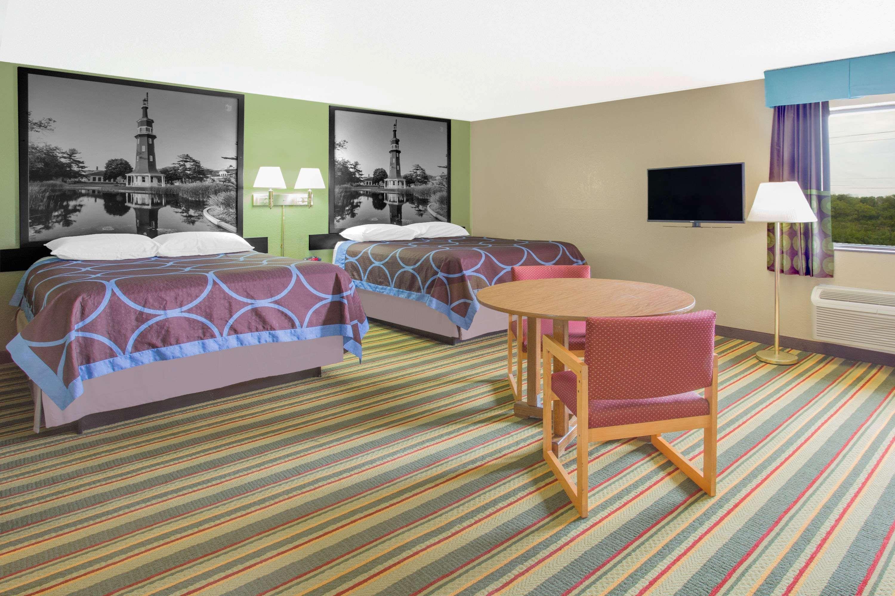 Super 8 By Wyndham Champaign Motel Dış mekan fotoğraf