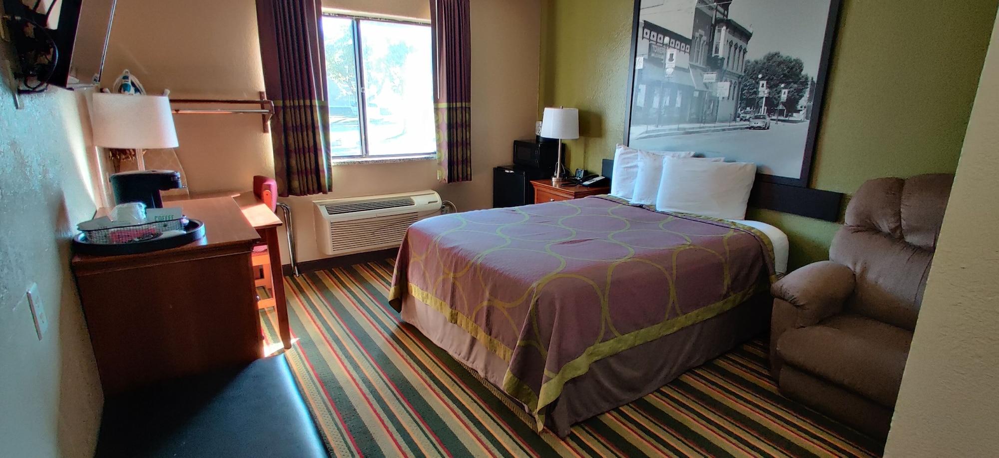 Super 8 By Wyndham Champaign Motel Dış mekan fotoğraf