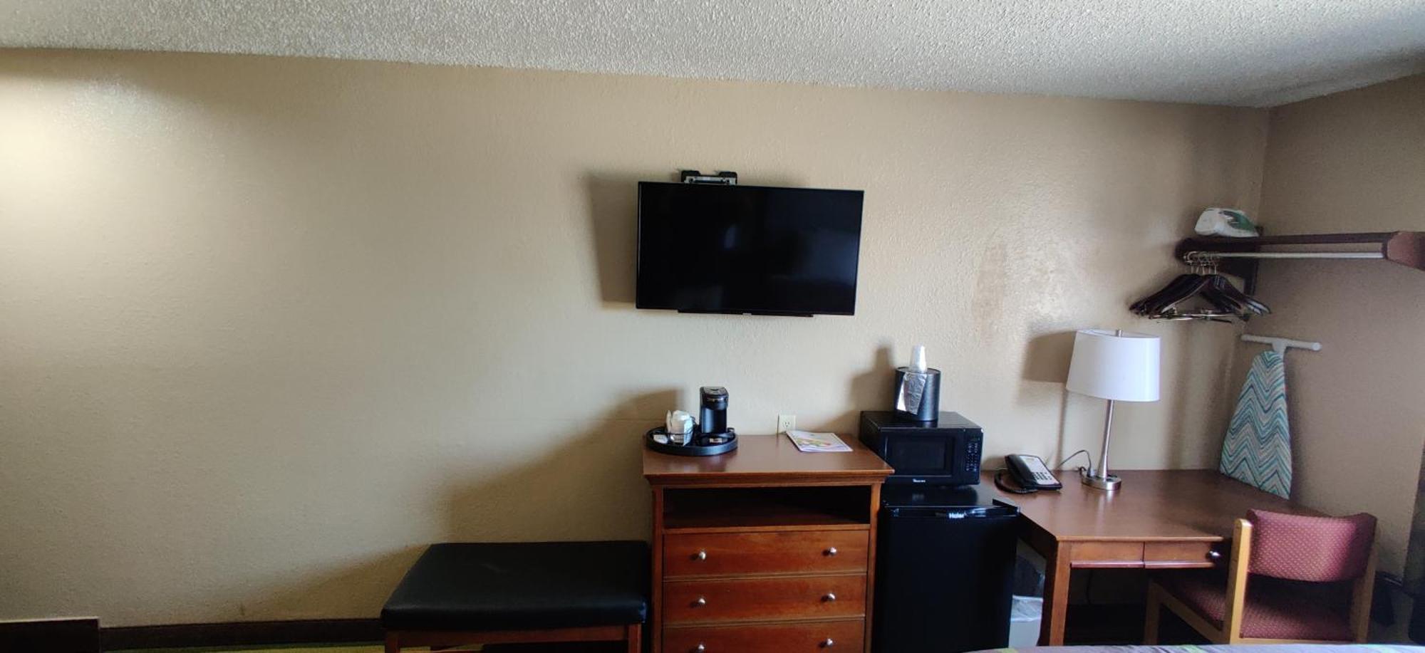 Super 8 By Wyndham Champaign Motel Oda fotoğraf
