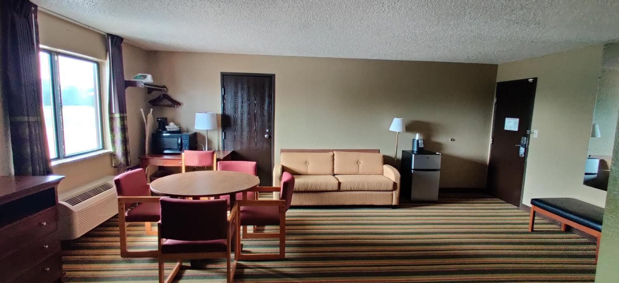 Super 8 By Wyndham Champaign Motel Oda fotoğraf