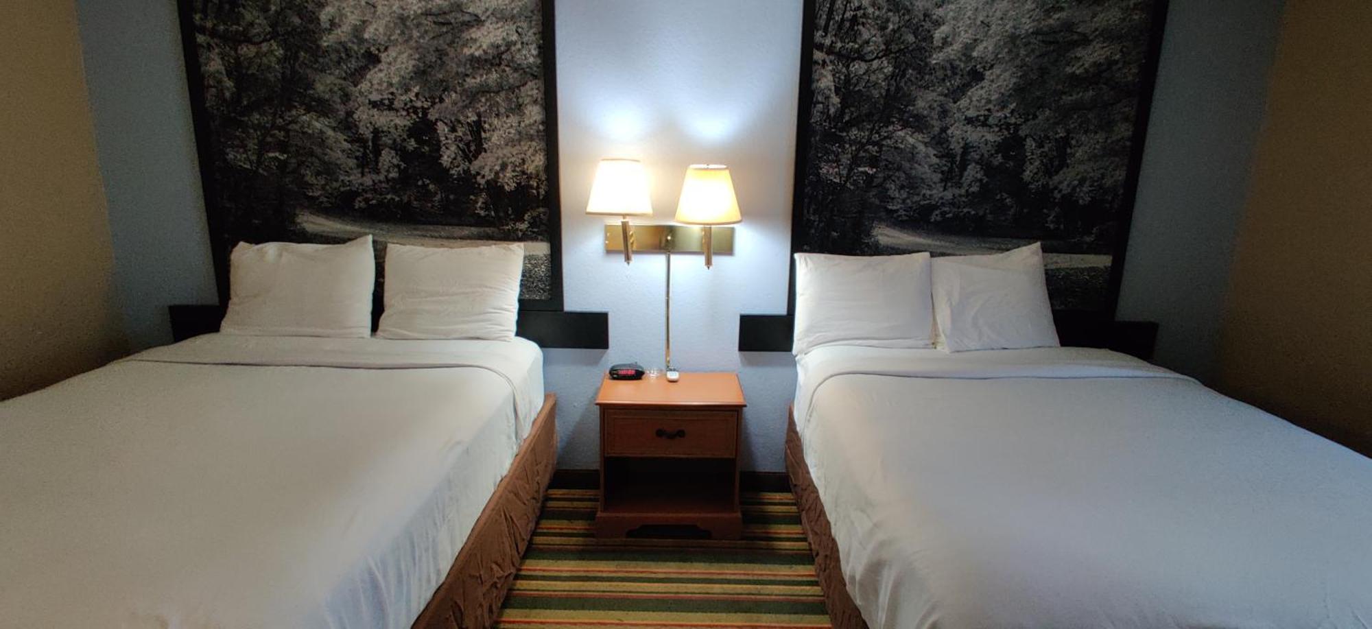 Super 8 By Wyndham Champaign Motel Oda fotoğraf