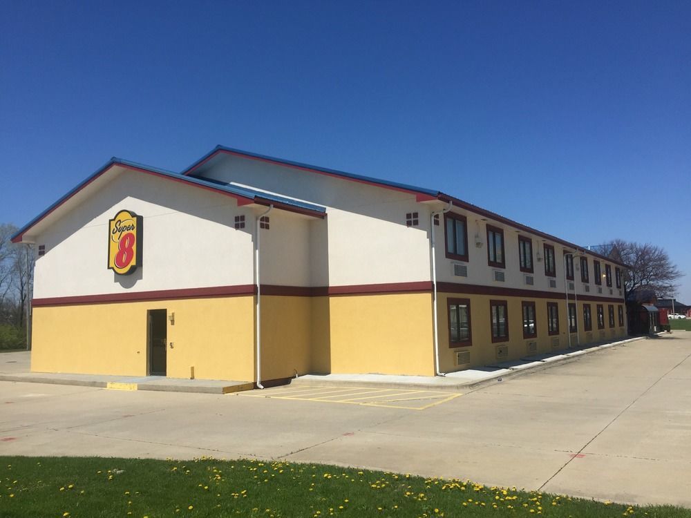 Super 8 By Wyndham Champaign Motel Dış mekan fotoğraf