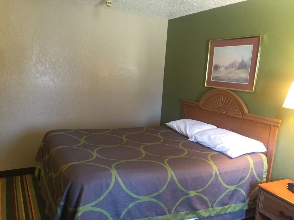 Super 8 By Wyndham Champaign Motel Dış mekan fotoğraf