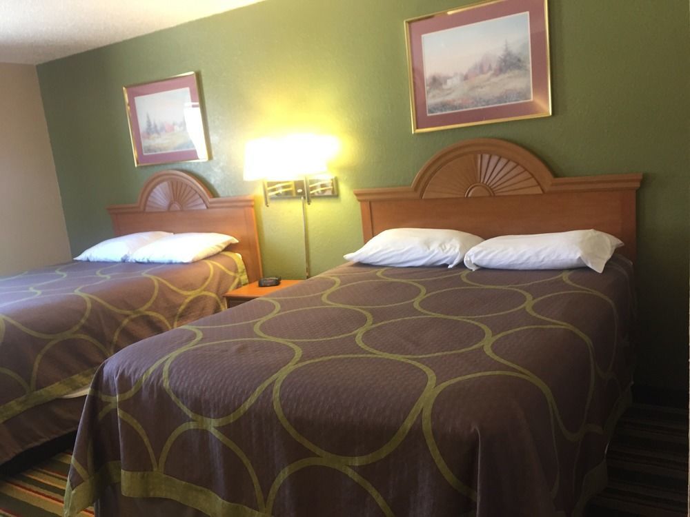 Super 8 By Wyndham Champaign Motel Dış mekan fotoğraf